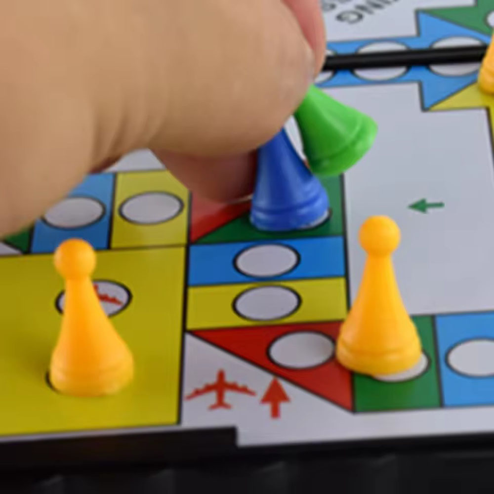 Foldable magnetic flying chess - Board Game Ludo ulasan dan harga